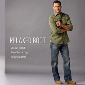 Wrangler Men's Relaxed Fit Boot Cut Jean